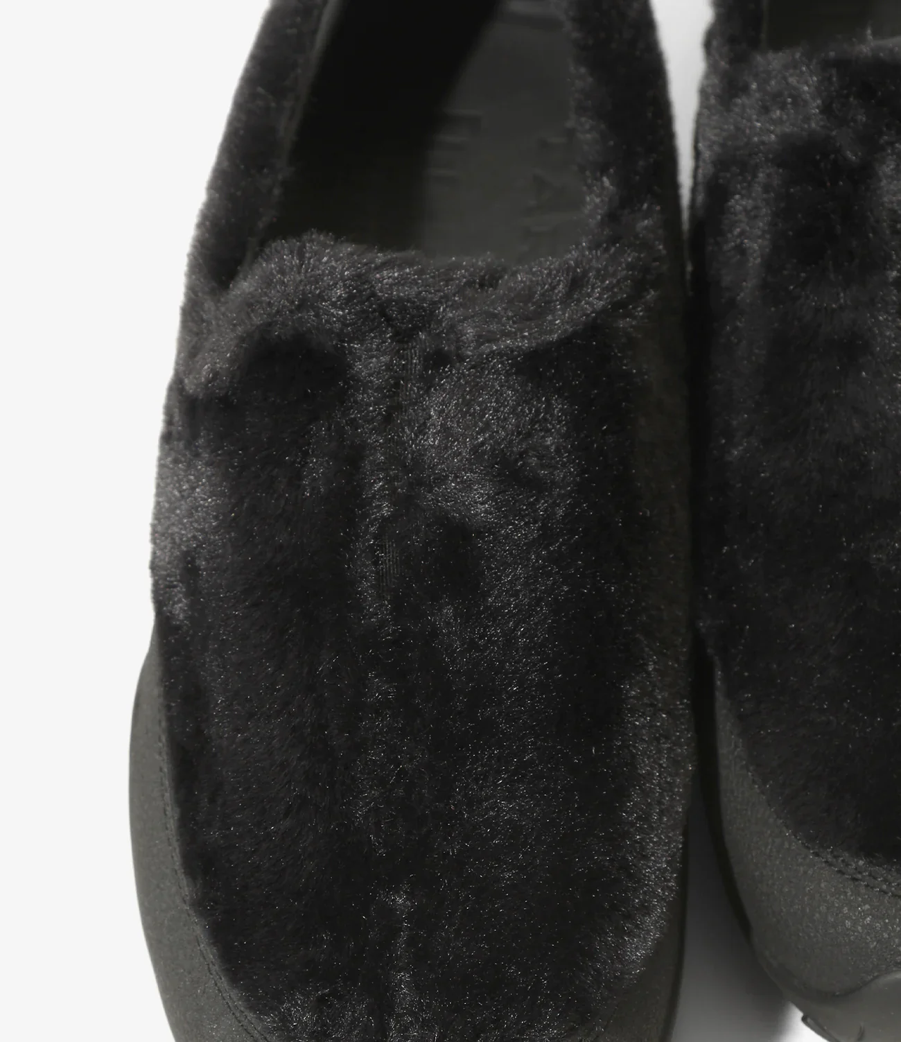 Wanderer – Black Fur - Image 3